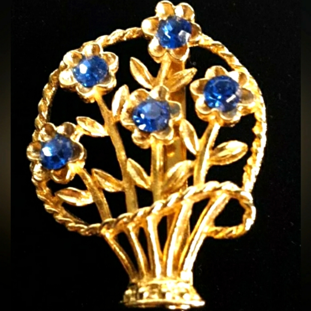 Gold Tone Brooch Pin Beautiful Blue Rhinestone Flower Bouquet Vintage